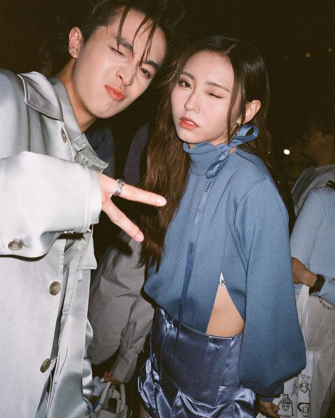 8人女子組合 COLLAR討論區 (684) COLLAR Chill Club頒獎禮請合體 團體活動呢去左邊！ LIHKG 討論區