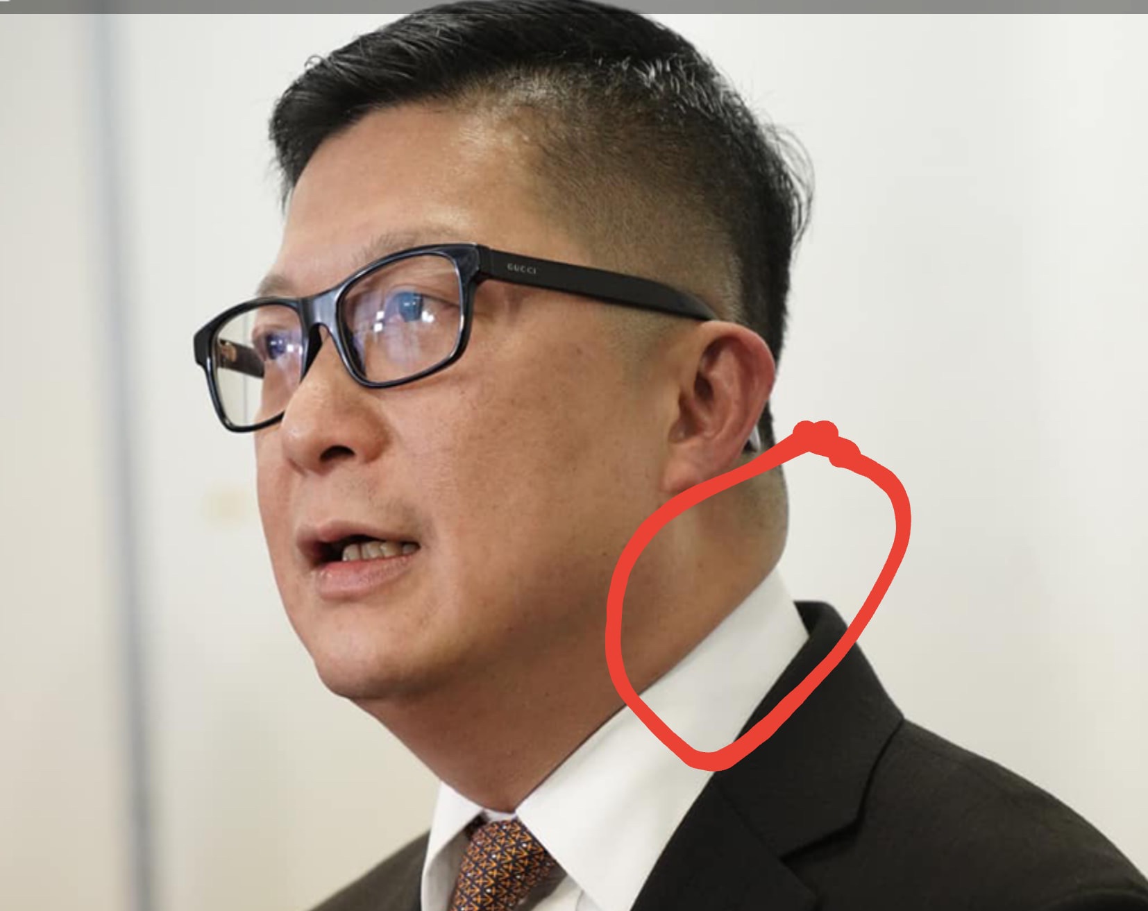 é§ç³å¼·æ¢é ¸å'©äº Lihkg è¨è«å