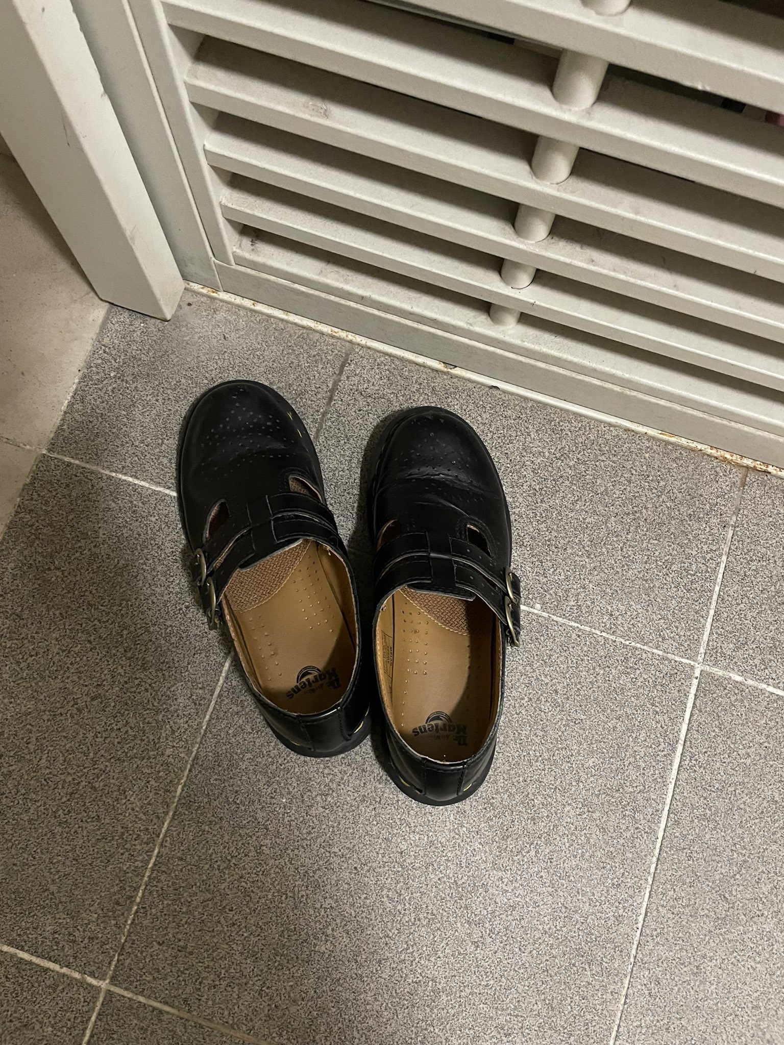 多圖]住緊公屋又有擺鞋喺門口嘅，睇吓你有冇俾人射鞋 | LIHKG 討論區