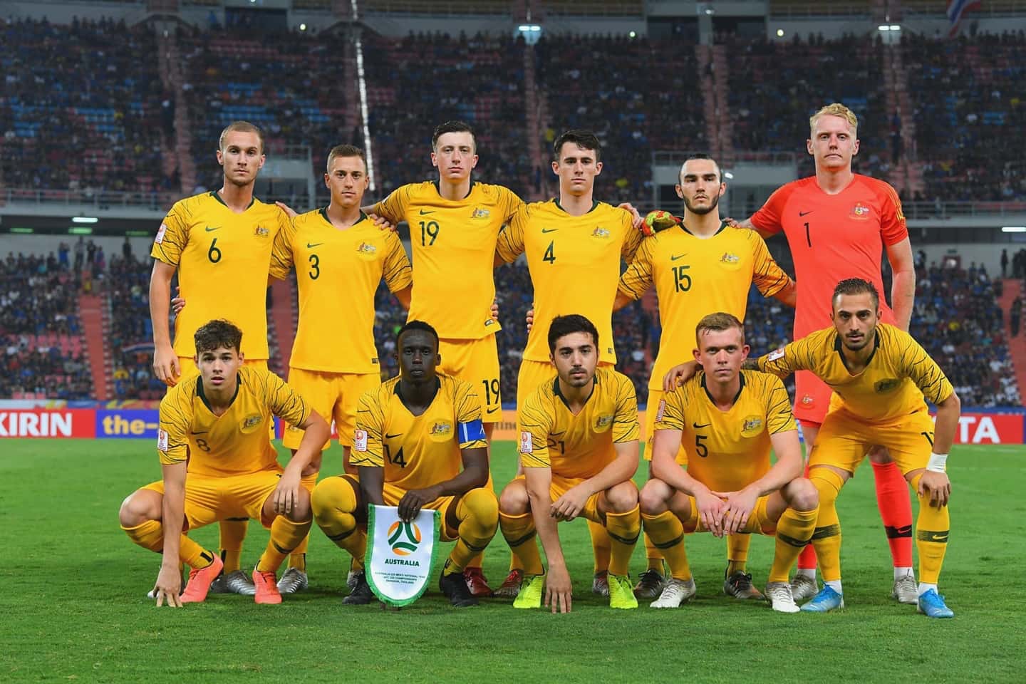 Аргентина австралия 3 декабря. Австралия 23. Чемпионы азии u23 2002. Австралия 23. Харри суттар австралия.