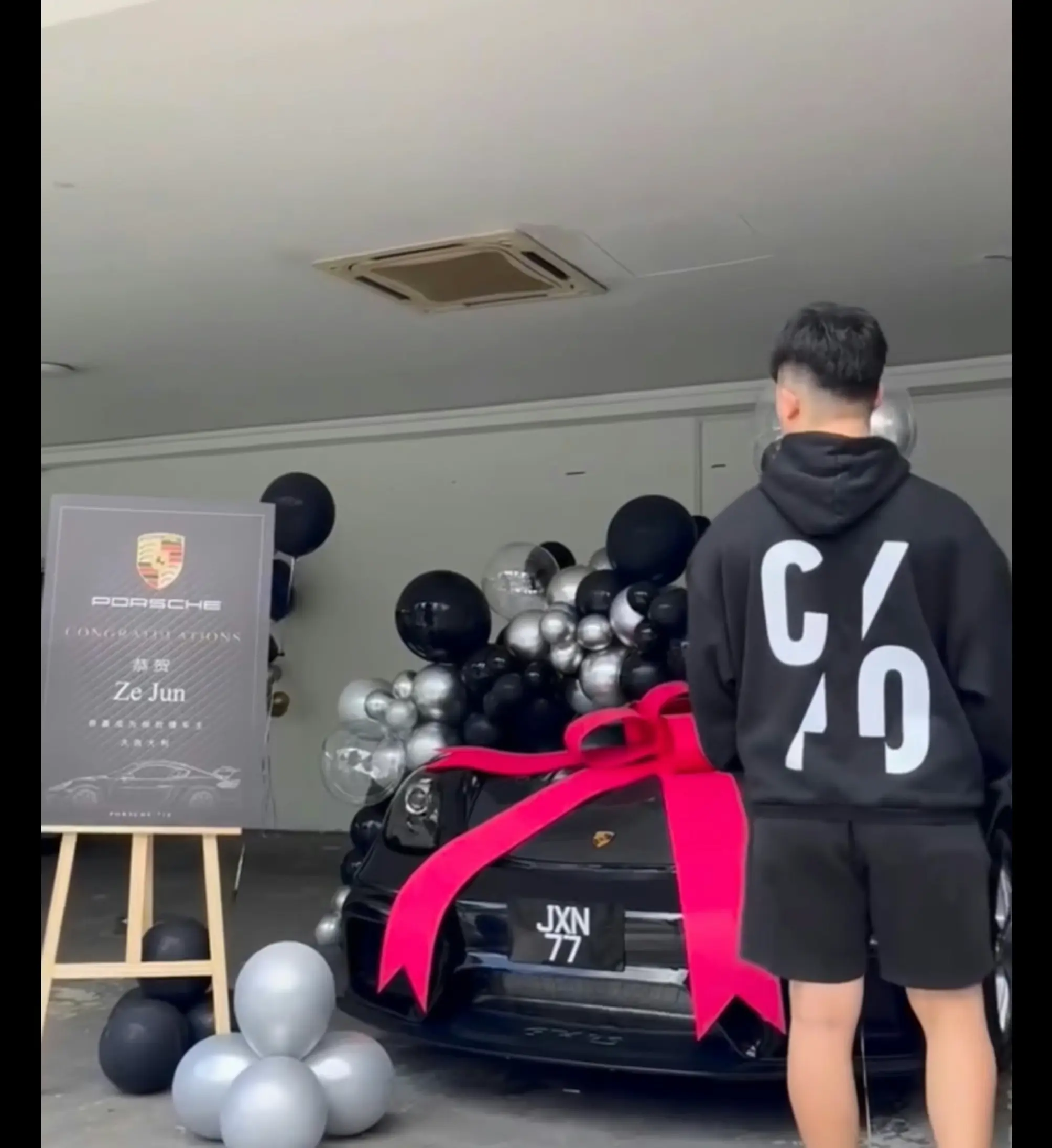 https://na.cx/i/vvvTYcf.webp